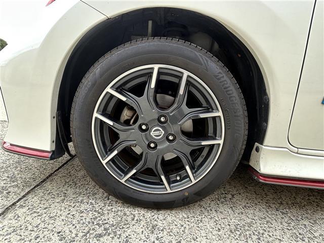 ノート ｅ－パワー　ニスモ　純正メモリナビ（ＣＤ／ＢＤ／ＢＴ／フルセグ）☆バックカメラ☆衝突軽減システム☆レーンアシスト☆オートライト☆ＥＴＣ☆スマートキー☆プッシュスタート☆電動格納ミラー☆純正１６インチＡＷ（14枚目）