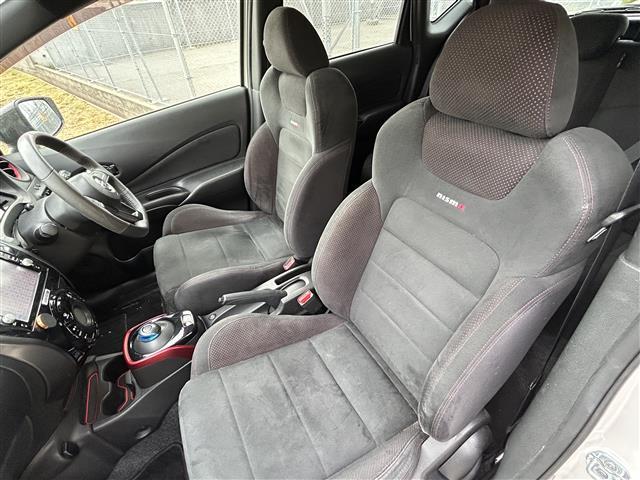 ノート ｅ－パワー　ニスモ　純正メモリナビ（ＣＤ／ＢＤ／ＢＴ／フルセグ）☆バックカメラ☆衝突軽減システム☆レーンアシスト☆オートライト☆ＥＴＣ☆スマートキー☆プッシュスタート☆電動格納ミラー☆純正１６インチＡＷ（28枚目）