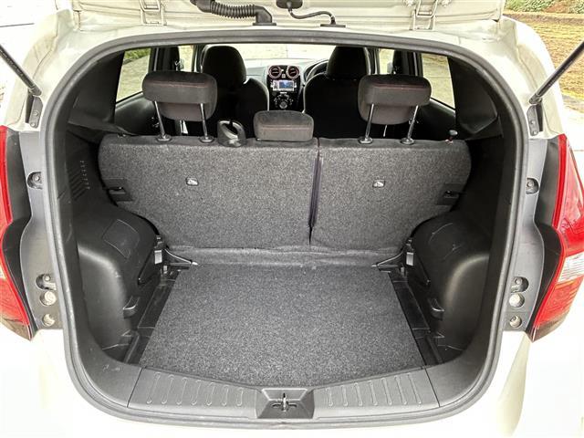 ノート ｅ－パワー　ニスモ　純正メモリナビ（ＣＤ／ＢＤ／ＢＴ／フルセグ）☆バックカメラ☆衝突軽減システム☆レーンアシスト☆オートライト☆ＥＴＣ☆スマートキー☆プッシュスタート☆電動格納ミラー☆純正１６インチＡＷ（30枚目）