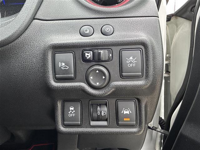 ノート ｅ－パワー　ニスモ　純正メモリナビ（ＣＤ／ＢＤ／ＢＴ／フルセグ）☆バックカメラ☆衝突軽減システム☆レーンアシスト☆オートライト☆ＥＴＣ☆スマートキー☆プッシュスタート☆電動格納ミラー☆純正１６インチＡＷ（32枚目）