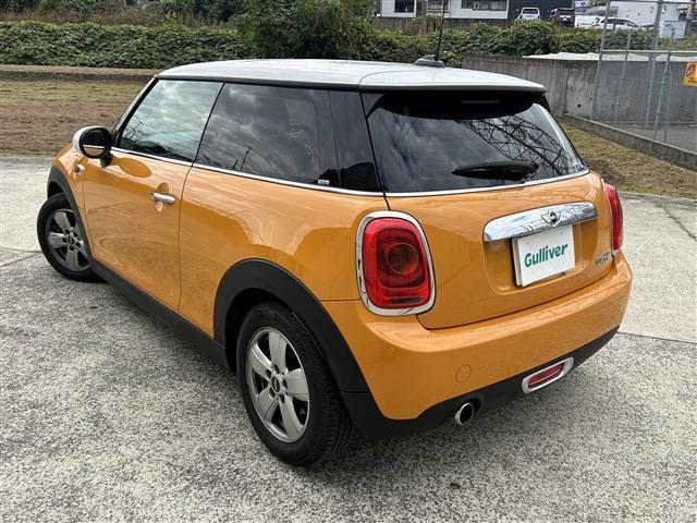 ＭＩＮＩ クーパー　純正ＨＤＤナビ（Ｂｌｕｅｔｏｏｔｈ／ＡＵＸ）☆ＥＴＣ☆アイドリングストップ☆電動格納ミラー☆プッシュスタート☆ＭＴモード☆純正１５インチＡＷ（6枚目）