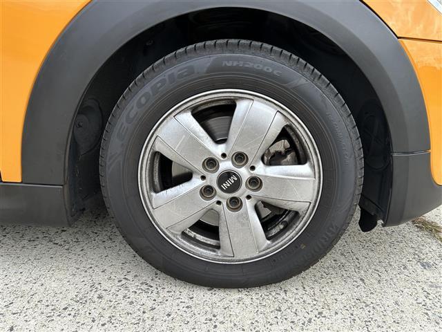 ＭＩＮＩ クーパー　純正ＨＤＤナビ（Ｂｌｕｅｔｏｏｔｈ／ＡＵＸ）☆ＥＴＣ☆アイドリングストップ☆電動格納ミラー☆プッシュスタート☆ＭＴモード☆純正１５インチＡＷ（13枚目）