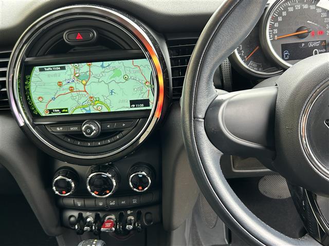 ＭＩＮＩ クーパー　純正ＨＤＤナビ（Ｂｌｕｅｔｏｏｔｈ／ＡＵＸ）☆ＥＴＣ☆アイドリングストップ☆電動格納ミラー☆プッシュスタート☆ＭＴモード☆純正１５インチＡＷ（16枚目）