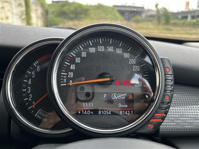 ＭＩＮＩ クーパー　純正ＨＤＤナビ（Ｂｌｕｅｔｏｏｔｈ／ＡＵＸ）☆ＥＴＣ☆アイドリングストップ☆電動格納ミラー☆プッシュスタート☆ＭＴモード☆純正１５インチＡＷ（28枚目）