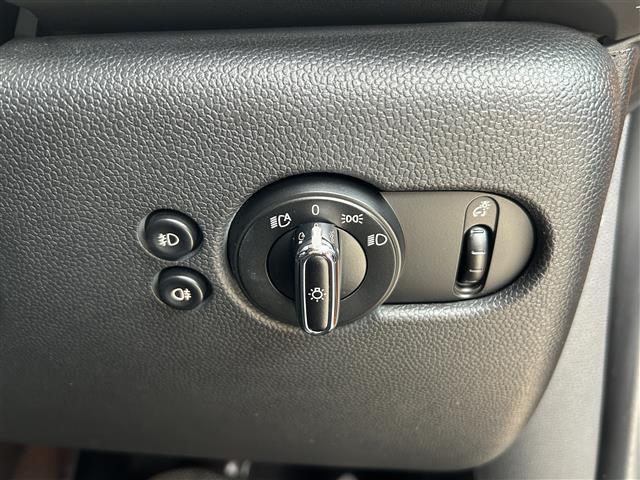 ＭＩＮＩ クーパー　純正ＨＤＤナビ（Ｂｌｕｅｔｏｏｔｈ／ＡＵＸ）☆ＥＴＣ☆アイドリングストップ☆電動格納ミラー☆プッシュスタート☆ＭＴモード☆純正１５インチＡＷ（32枚目）