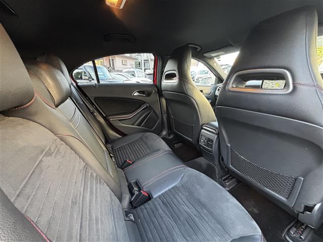 Ａクラス Ａ１８０　スポーツ　純正ナビ／Ｂカメラ／クルーズコントロール／衝突防止アシストプラス／アテンションアシスト／ブラインドスポットアシスト／レーンキープアシスト／コーナーセンサー／パドルシフト／フルＴＶ／ＢＴ／ＣＤ／ＤＶＤ（16枚目）