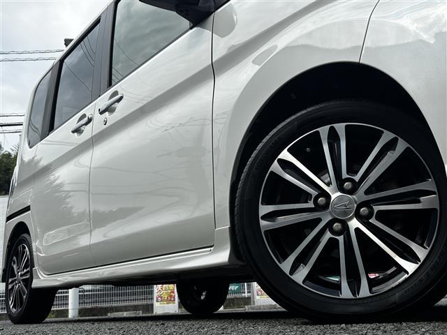 タント カスタムＲＳ　トップエディションＳＡＩＩ　社外ナビ／バックカメラ／フリップダウンモニター／衝突軽減ブレーキ／前後ドライブレコーダー／両側パワースライドドア／ＥＴＣ／スマートキー／ＬＥＤオートライト／フォグランプ／純正１５インチＡＷ（8枚目）