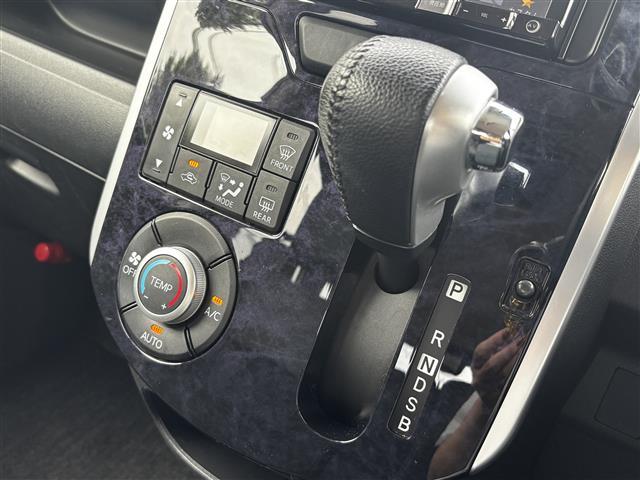 タント カスタムＲＳ　トップエディションＳＡＩＩ　社外ナビ／バックカメラ／フリップダウンモニター／衝突軽減ブレーキ／前後ドライブレコーダー／両側パワースライドドア／ＥＴＣ／スマートキー／ＬＥＤオートライト／フォグランプ／純正１５インチＡＷ（24枚目）