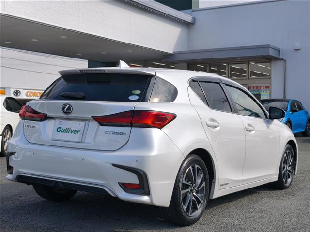 CT 200h バージョンC 後期/純正ナビ/フルTV/BT/CD/DVD/バックカメラ/レーダークルコン/衝突軽減/コーナーセンサー/レーンキープ/パドルシフト/オートLEDライト/オートハイビーム/パワーS/シートヒータ(3枚目)