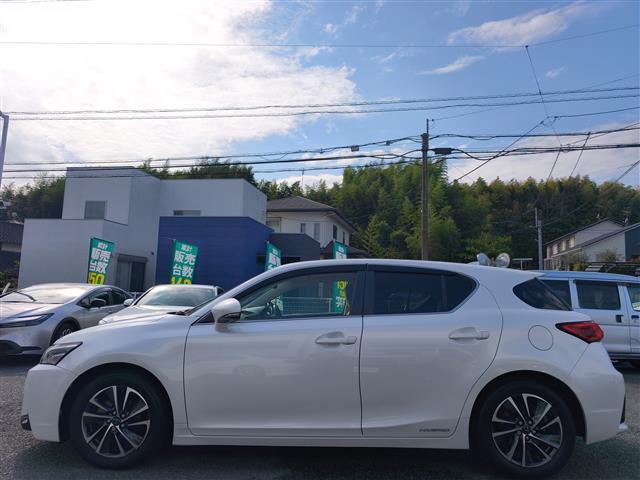 CT 200h バージョンC 後期/純正ナビ/フルTV/BT/CD/DVD/バックカメラ/レーダークルコン/衝突軽減/コーナーセンサー/レーンキープ/パドルシフト/オートLEDライト/オートハイビーム/パワーS/シートヒータ(6枚目)