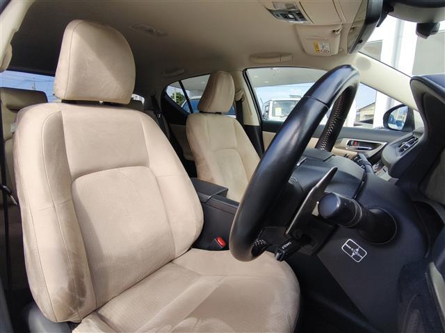 CT 200h バージョンC 後期/純正ナビ/フルTV/BT/CD/DVD/バックカメラ/レーダークルコン/衝突軽減/コーナーセンサー/レーンキープ/パドルシフト/オートLEDライト/オートハイビーム/パワーS/シートヒータ(14枚目)