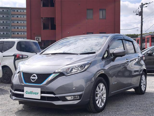 ノート ｅ－パワー　メダリスト　純正ナビ／アラウンドビューモニター／インテリジェントルームミラー／エマージェンシーブレーキ／レーンキープアシスト／踏み間違い防止／ハーフレザーシート／オートＬＥＤヘッドライト／ＥＴＣ／純正１５ＡＷ（2枚目）