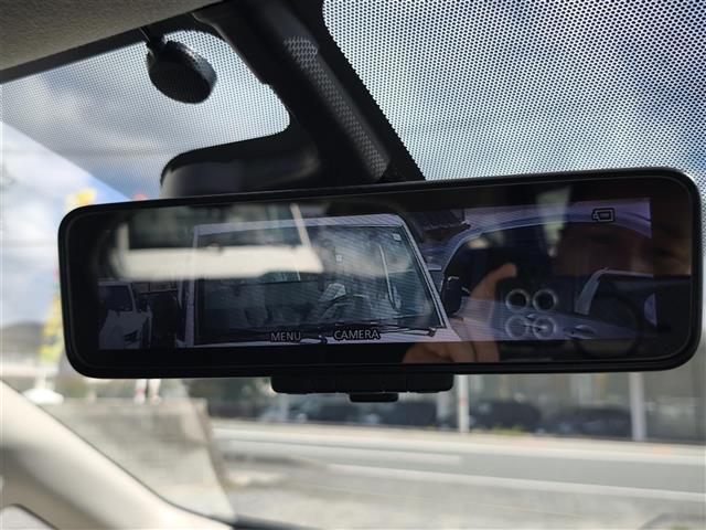 ノート ｅ－パワー　メダリスト　純正ナビ／アラウンドビューモニター／インテリジェントルームミラー／エマージェンシーブレーキ／レーンキープアシスト／踏み間違い防止／ハーフレザーシート／オートＬＥＤヘッドライト／ＥＴＣ／純正１５ＡＷ（12枚目）