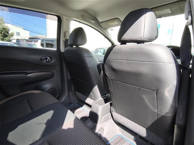 ノート ｅ－パワー　メダリスト　純正ナビ／アラウンドビューモニター／インテリジェントルームミラー／エマージェンシーブレーキ／レーンキープアシスト／踏み間違い防止／ハーフレザーシート／オートＬＥＤヘッドライト／ＥＴＣ／純正１５ＡＷ（16枚目）