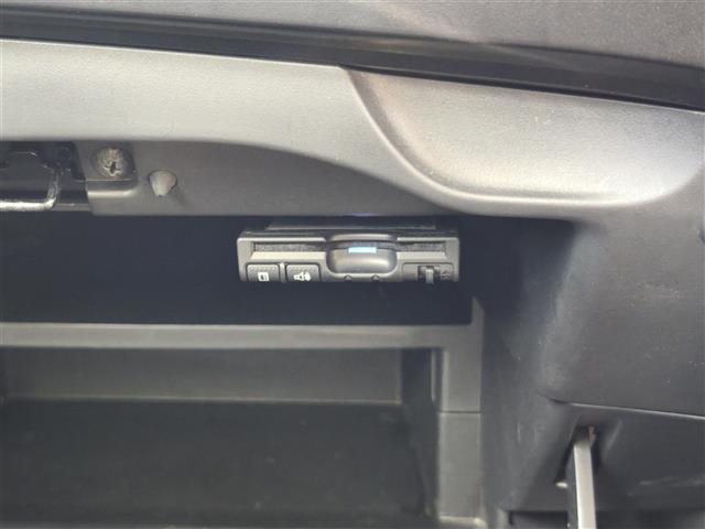 ノート ｅ－パワー　メダリスト　純正ナビ／アラウンドビューモニター／インテリジェントルームミラー／エマージェンシーブレーキ／レーンキープアシスト／踏み間違い防止／ハーフレザーシート／オートＬＥＤヘッドライト／ＥＴＣ／純正１５ＡＷ（22枚目）