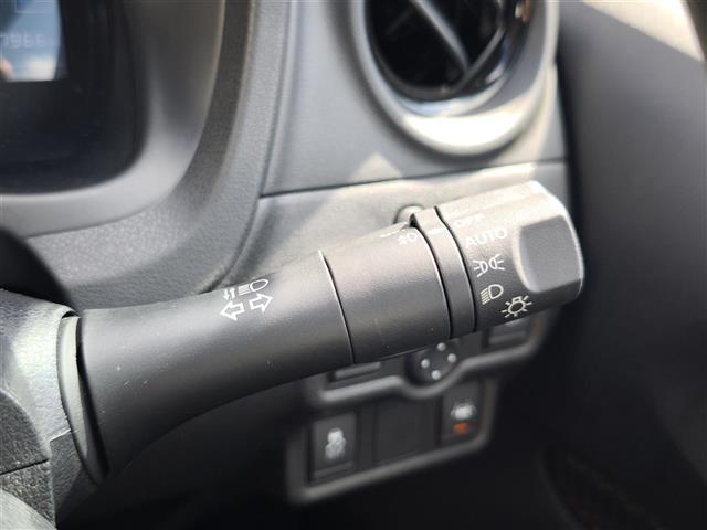 ノート ｅ－パワー　メダリスト　純正ナビ／アラウンドビューモニター／インテリジェントルームミラー／エマージェンシーブレーキ／レーンキープアシスト／踏み間違い防止／ハーフレザーシート／オートＬＥＤヘッドライト／ＥＴＣ／純正１５ＡＷ（25枚目）