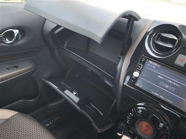 ノート ｅ－パワー　メダリスト　純正ナビ／アラウンドビューモニター／インテリジェントルームミラー／エマージェンシーブレーキ／レーンキープアシスト／踏み間違い防止／ハーフレザーシート／オートＬＥＤヘッドライト／ＥＴＣ／純正１５ＡＷ（27枚目）