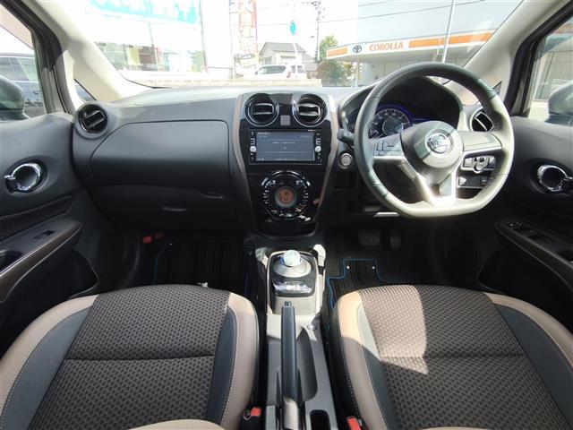 ノート ｅ－パワー　メダリスト　純正ナビ／アラウンドビューモニター／インテリジェントルームミラー／エマージェンシーブレーキ／レーンキープアシスト／踏み間違い防止／ハーフレザーシート／オートＬＥＤヘッドライト／ＥＴＣ／純正１５ＡＷ（30枚目）