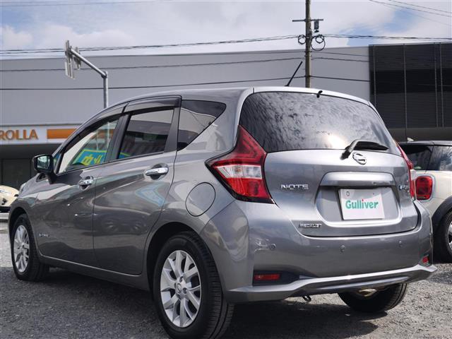 ノート ｅ－パワー　メダリスト　純正ナビ／アラウンドビューモニター／インテリジェントルームミラー／エマージェンシーブレーキ／レーンキープアシスト／踏み間違い防止／ハーフレザーシート／オートＬＥＤヘッドライト／ＥＴＣ／純正１５ＡＷ（31枚目）