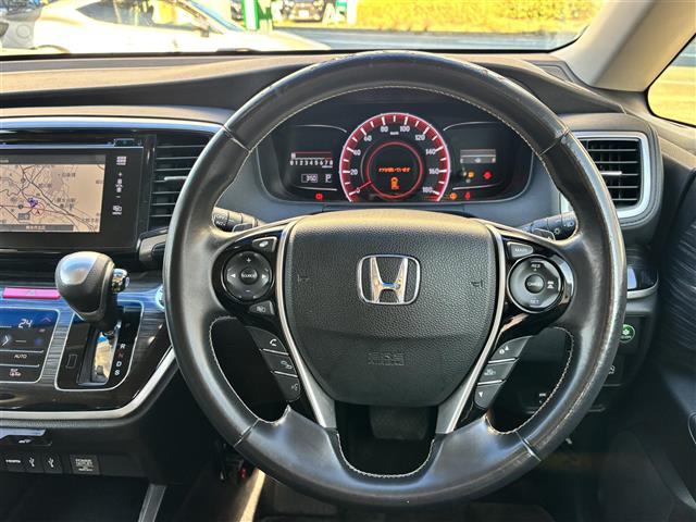 オデッセイ アブソルート・EX 純正ナビ/全方囲カメラ/バックカメラ/後席用モニター/両側パワースライドドア/クルーズコントロール/パドルシフト/アイドリングストップ/ビルトインETC/フルセグTV/Bluetooth/CD/DVD(9枚目)