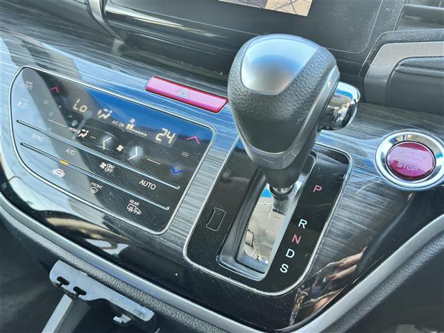 オデッセイ アブソルート・EX 純正ナビ/全方囲カメラ/バックカメラ/後席用モニター/両側パワースライドドア/クルーズコントロール/パドルシフト/アイドリングストップ/ビルトインETC/フルセグTV/Bluetooth/CD/DVD(24枚目)