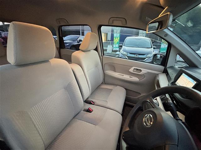 ムーヴ X 純正ナビ/ワンセグTV/CD/純正14インチアルミホイル/オートライト/プッシュスタート/純正フロアマット/純正ドアバイザー/横滑り防止/盗難防止装置/保証書/取扱説明(13枚目)