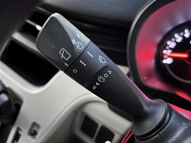 ムーヴ X 純正ナビ/ワンセグTV/CD/純正14インチアルミホイル/オートライト/プッシュスタート/純正フロアマット/純正ドアバイザー/横滑り防止/盗難防止装置/保証書/取扱説明(19枚目)