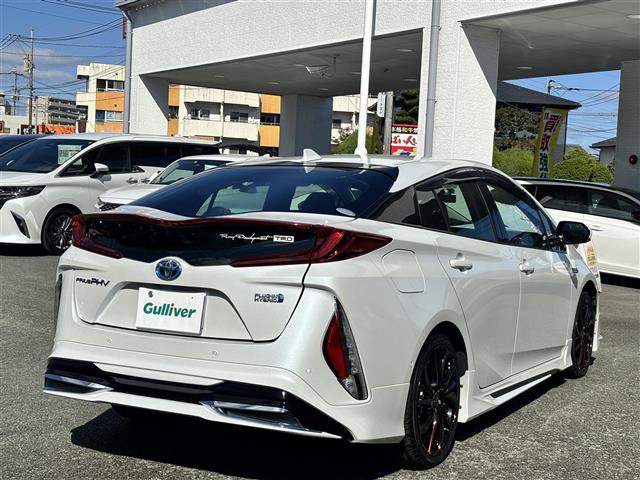 プリウスPHV A モデリスタエアロ/1オナ/社外ナビ/全周囲カメラ/レーダークルコン/衝突軽減/レーンキープ/コーナーセンサー/PKSB/BSM/社外18インチAW/フルセグTV/Bluetooth/CD/DVD(3枚目)