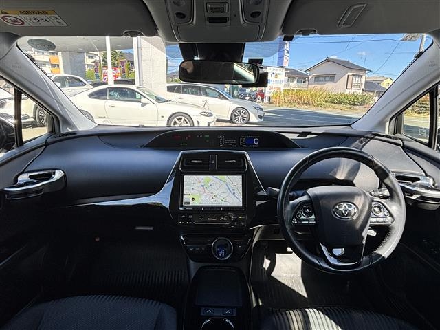 プリウスPHV A モデリスタエアロ/1オナ/社外ナビ/全周囲カメラ/レーダークルコン/衝突軽減/レーンキープ/コーナーセンサー/PKSB/BSM/社外18インチAW/フルセグTV/Bluetooth/CD/DVD(31枚目)