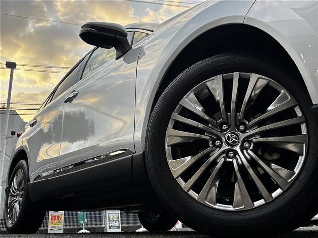 ハリアー Ｓ　純正ディスプレイオーディオ／バックカメラ／プリクラッシュセーフティ／レーントレーシングアシスト／クリアランスソナー／レーダークルコン／ロードサインアシスト／先行車発進告知／純正１９インチＡＷ／フルＴＶ（8枚目）