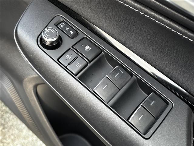 ハリアー Ｓ　純正ディスプレイオーディオ／バックカメラ／プリクラッシュセーフティ／レーントレーシングアシスト／クリアランスソナー／レーダークルコン／ロードサインアシスト／先行車発進告知／純正１９インチＡＷ／フルＴＶ（25枚目）