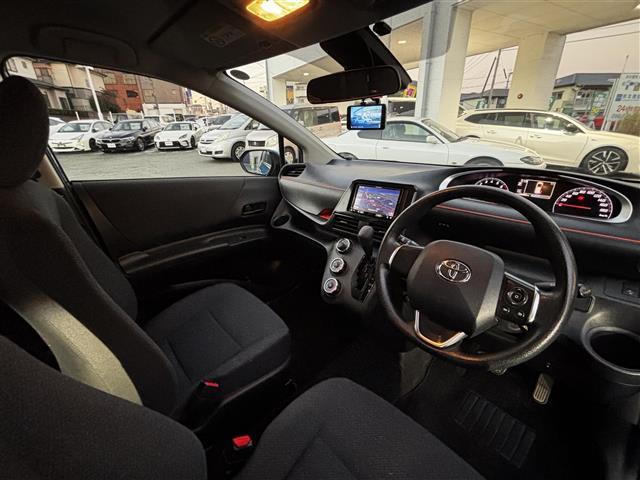 シエンタ Ｘ　メモリーナビ／フルセグテレビ／Ｂｌｕｅｔｏｏｔｈ／ＣＤ／ＤＶＤ／バックカメラ／ドライブレコーダー／ＥＴＣ／片側電動スライドドア／オートハイビーム／衝突軽減ブレーキ／横滑り防止／車線逸脱防止（13枚目）