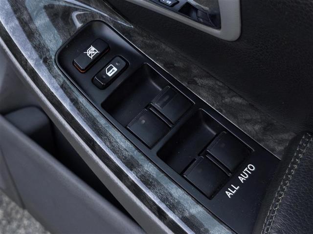 クラウン ロイヤルサルーン 純正ナビ/TV/CD/DVD/バックカメラ/クルーズコントロール/レザーシート/全席パワーシート/プッシュスタート/スマートキー/ETC/オートライト/革巻きステアリング/ABS/盗難防止装置(35枚目)