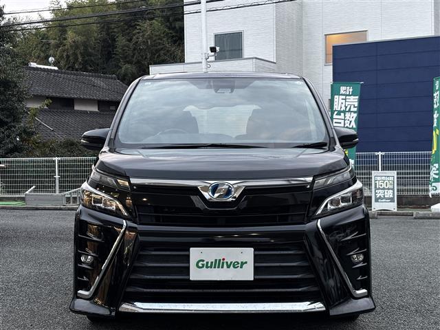 ヴォクシー ハイブリッドZS ワンオーナー/両側パワースライドドア/純正10インチナビ/フルセグTV/Bluetooth/CD/DVD/クルーズコントロール/プリクラッシュセーフティー/レーンディパーチャーアラート/先行車発進告知(4枚目)