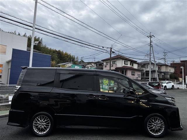 ヴォクシー ハイブリッドZS ワンオーナー/両側パワースライドドア/純正10インチナビ/フルセグTV/Bluetooth/CD/DVD/クルーズコントロール/プリクラッシュセーフティー/レーンディパーチャーアラート/先行車発進告知(7枚目)