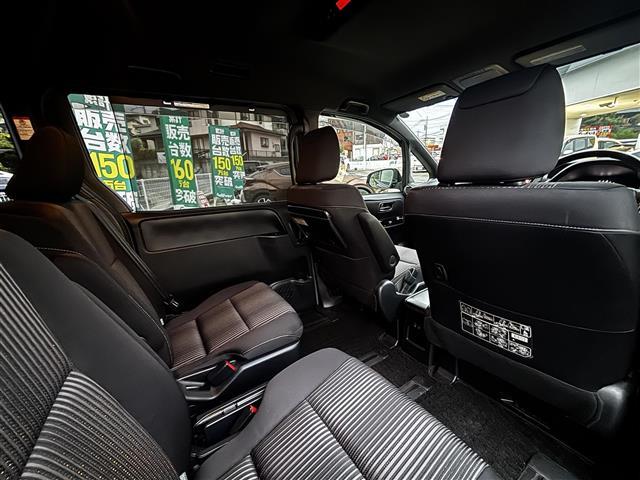 ヴォクシー ハイブリッドZS ワンオーナー/両側パワースライドドア/純正10インチナビ/フルセグTV/Bluetooth/CD/DVD/クルーズコントロール/プリクラッシュセーフティー/レーンディパーチャーアラート/先行車発進告知(16枚目)