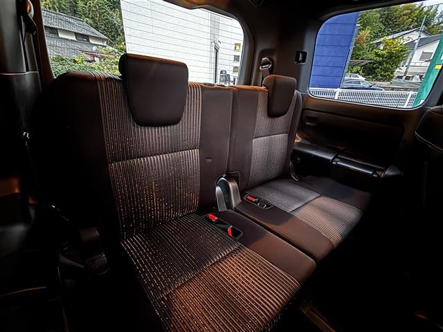 ヴォクシー ハイブリッドZS ワンオーナー/両側パワースライドドア/純正10インチナビ/フルセグTV/Bluetooth/CD/DVD/クルーズコントロール/プリクラッシュセーフティー/レーンディパーチャーアラート/先行車発進告知(17枚目)