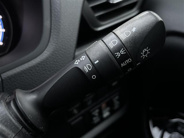 ヴォクシー ハイブリッドZS ワンオーナー/両側パワースライドドア/純正10インチナビ/フルセグTV/Bluetooth/CD/DVD/クルーズコントロール/プリクラッシュセーフティー/レーンディパーチャーアラート/先行車発進告知(25枚目)