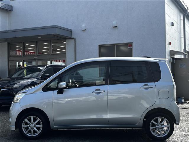 ムーヴ カスタム　Ｘ　純正７インチナビ／ワンセグＴＶ／ＣＤ／ＤＶＤ／アイドリングストップ／電動電格ミラー／ＥＴＣ／純正フロアマット／純正ドアバイザー／プッシュスタート／スマートキー（6枚目）