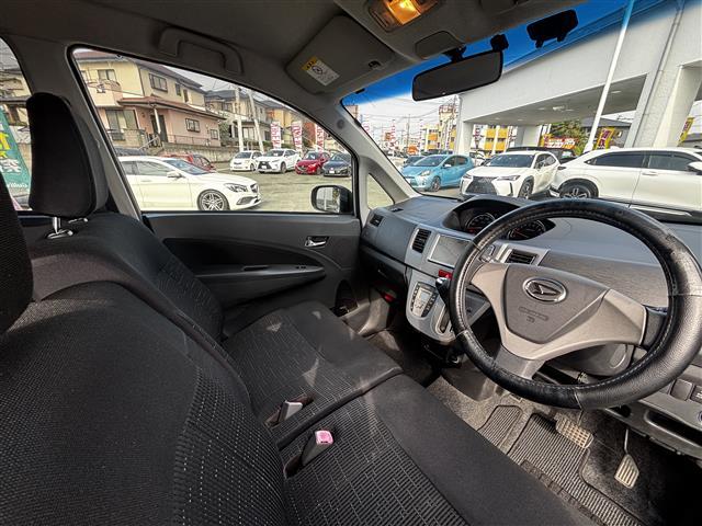 ムーヴ カスタム　Ｘ　純正７インチナビ／ワンセグＴＶ／ＣＤ／ＤＶＤ／アイドリングストップ／電動電格ミラー／ＥＴＣ／純正フロアマット／純正ドアバイザー／プッシュスタート／スマートキー（12枚目）