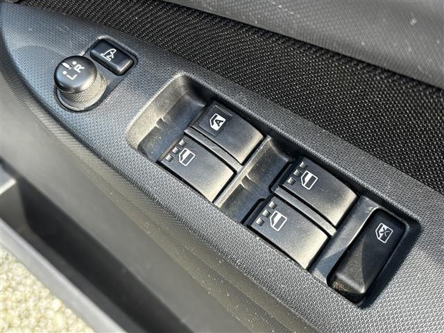 ムーヴ カスタム　Ｘ　純正７インチナビ／ワンセグＴＶ／ＣＤ／ＤＶＤ／アイドリングストップ／電動電格ミラー／ＥＴＣ／純正フロアマット／純正ドアバイザー／プッシュスタート／スマートキー（21枚目）