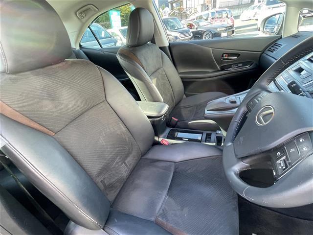 ＨＳ ＨＳ２５０ｈ　ワンオーナー／純正ナビ／フルセグＴＶ／Ｂｌｕｅｔｏｏｔｈ／ＣＤ／ＤＶＤ／バックカメラ／レーダークルーズコントロール／プリクラッシュセーフティー／クリアランスソナー／前席パワーシート／オートＬＥＤライト（16枚目）