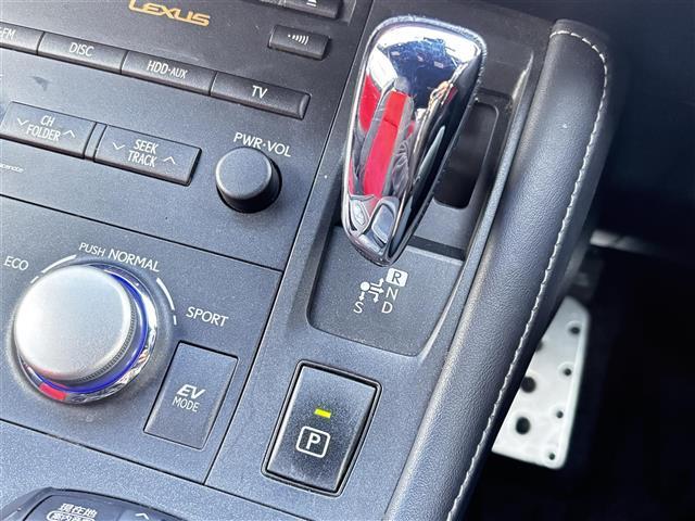 CT CT200h Fスポーツ 純正ナビ/フルセグTV/CD/DVD/バックカメラ/クルーズコントロール/コーナーセンサー/パドルシフト/シートヒーター/純正17インチAW/ビルトインETC/オートライト/電動格納ミラー(19枚目)