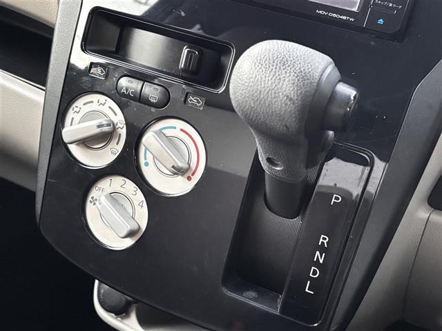 eKワゴン E e-アシスト 社外メモリーナビ/フルセグテレビ/Bluetooth/CD/DVD/シートヒーター横滑り防止/衝突軽減ブレーキ/フルフラットシート/ベンチシート/フロアマット/ドアバイザー/キーレス(18枚目)