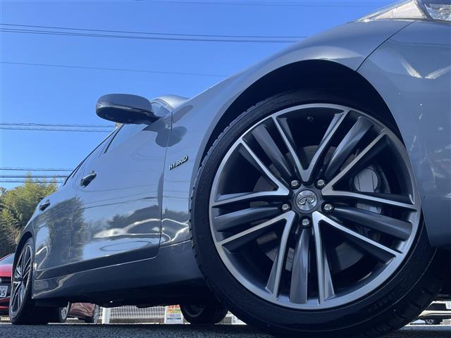 スカイライン ３５０ＧＴ　ハイブリッド　タイプＳＰ　純正ナビ／アラウンドビューモニター／黒レザーシート／パワーシート／シートヒーター／クルーズコントロール／ステアリングスイッチ／フルセグＴＶ／ＢＴ／ＣＤ／ＤＶＤ／ＥＴＣ／前後ドライブレコーダー（8枚目）