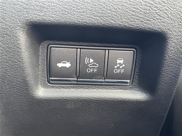 スカイライン ３５０ＧＴ　ハイブリッド　タイプＳＰ　純正ナビ／アラウンドビューモニター／黒レザーシート／パワーシート／シートヒーター／クルーズコントロール／ステアリングスイッチ／フルセグＴＶ／ＢＴ／ＣＤ／ＤＶＤ／ＥＴＣ／前後ドライブレコーダー（21枚目）