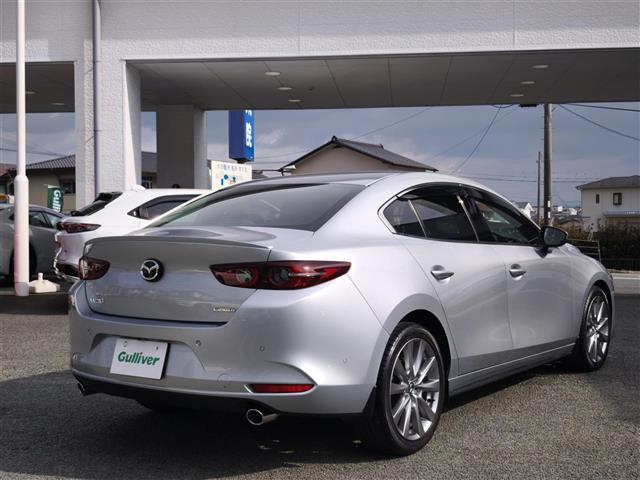 ＭＡＺＤＡ３セダン ２０Ｓプロアクティブ　ワンオーナー／純正ナビ／３６０°ビューモニター／クルーズコントロール／ステアリングスイッチ／パーキングセンサー／電子パーキング／フルセグＴＶ／Ｂｌｕｅｔｏｏｔｈ／ＵＳＢ／ＨＤＭＩ／ＣＤ／ＤＶＤ（3枚目）