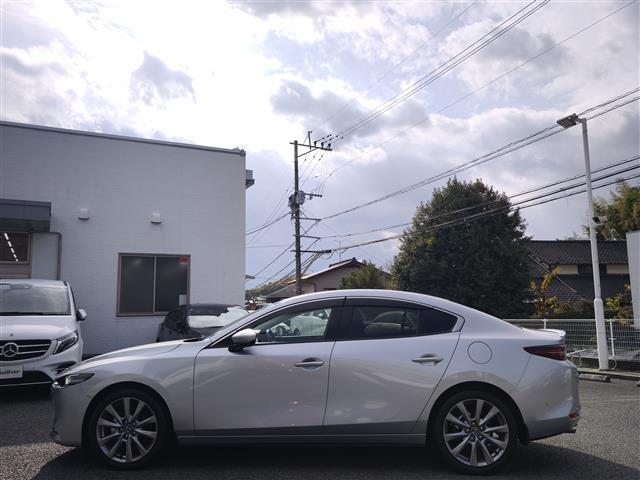 ＭＡＺＤＡ３セダン ２０Ｓプロアクティブ　ワンオーナー／純正ナビ／３６０°ビューモニター／クルーズコントロール／ステアリングスイッチ／パーキングセンサー／電子パーキング／フルセグＴＶ／Ｂｌｕｅｔｏｏｔｈ／ＵＳＢ／ＨＤＭＩ／ＣＤ／ＤＶＤ（6枚目）