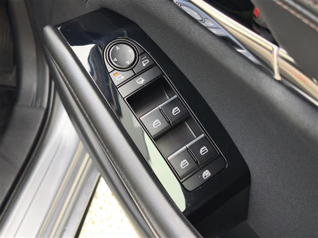 ＭＡＺＤＡ３セダン ２０Ｓプロアクティブ　ワンオーナー／純正ナビ／３６０°ビューモニター／クルーズコントロール／ステアリングスイッチ／パーキングセンサー／電子パーキング／フルセグＴＶ／Ｂｌｕｅｔｏｏｔｈ／ＵＳＢ／ＨＤＭＩ／ＣＤ／ＤＶＤ（30枚目）