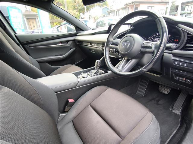 ＭＡＺＤＡ３ファストバック ＸＤプロアクティブ　ツーリングセレクション　純ナビ／Ｂカメラ／レーダークルコン／スマートブレーキサポート／ドライバーアテンションアラート／車線逸脱警報システム／ディスタンス＆スピードアラート／レーンキープ／ＢＳＭ／ＲＳＡ／シートヒーター／ＥＴＣ（14枚目）